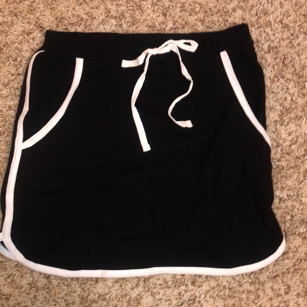 never worn sporty akira skirt